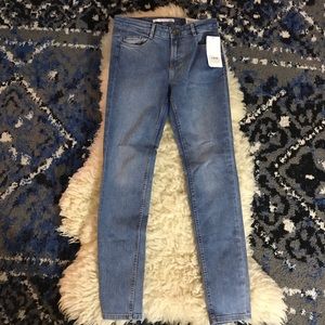 Zara Mid Rise Skinny Jeans 6 Light NWT